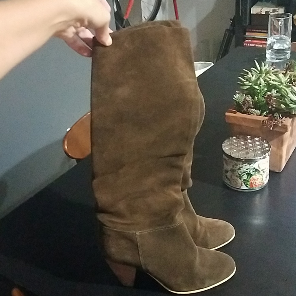 Brown suede madewell boots